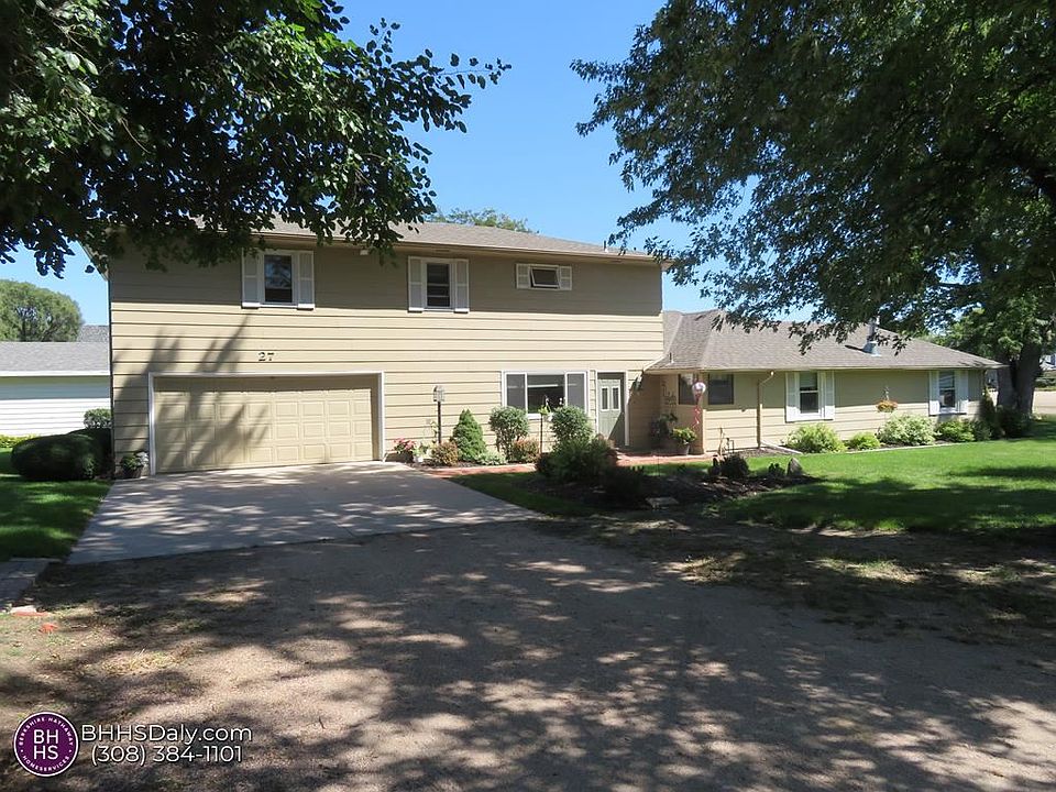 1st image of 27 Kuester Lk