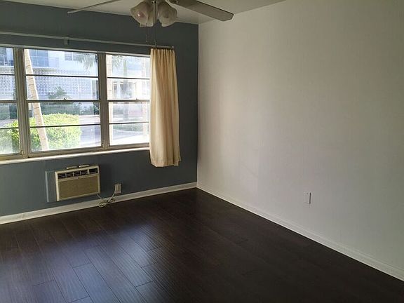4th image of 1441 Lincoln Ct APT 203