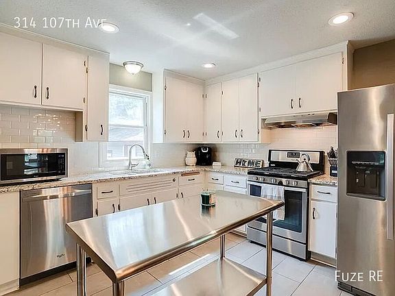 4th image of 314 107th Ave NE