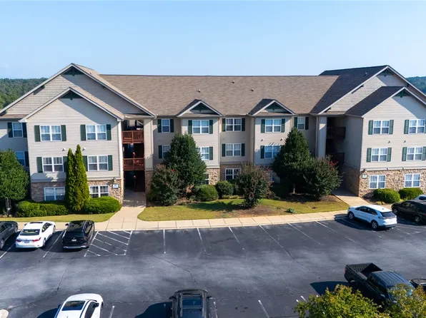 1301 Harts Ridge Dr, Seneca, SC 29678