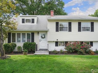 30 Ulysses Rd, Somerset, NJ 08873