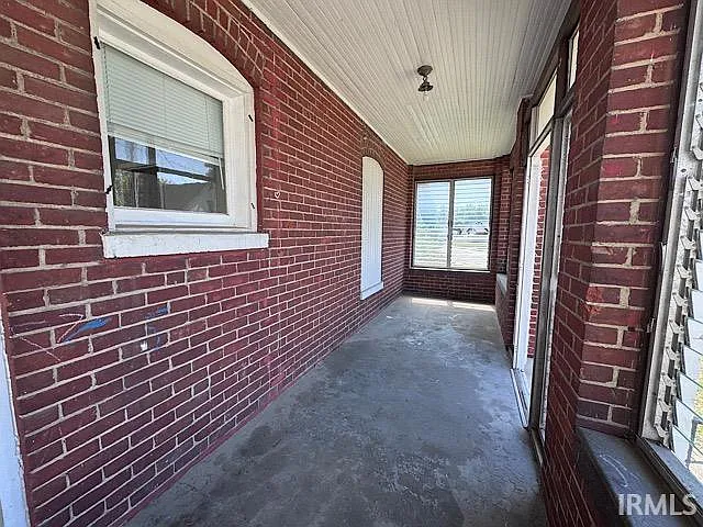 3 bed, 1.0 bath, 1018 sqft, $1,100 — Photo 3