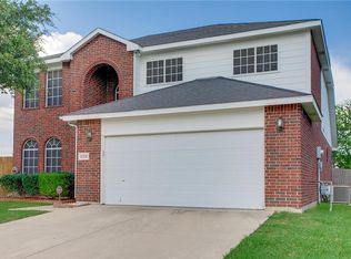 8201 Silverton Dr, Arlington, TX 76001