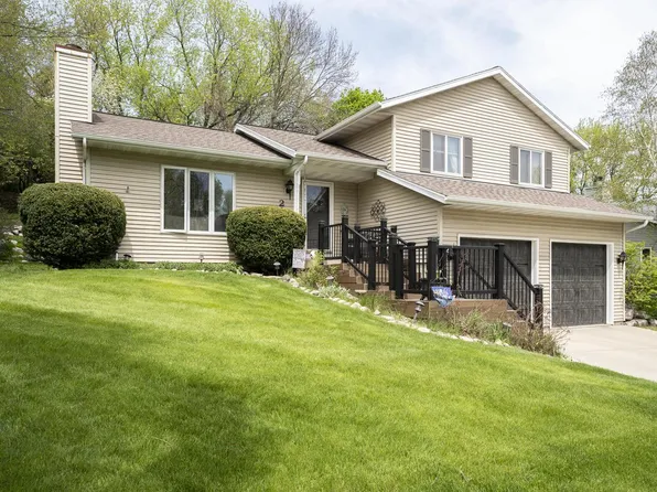 204 Cambridge AVENUE, Waukesha, WI 53188