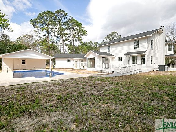 2nd image of 2501 Photonia Avenue