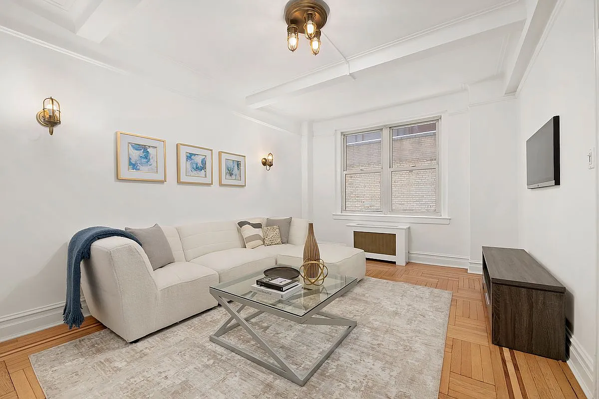 334 W 87th St APT 1D photo 1