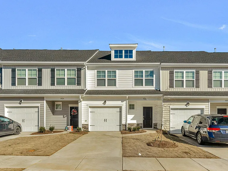 3926 Townes Blvd — Photo 1