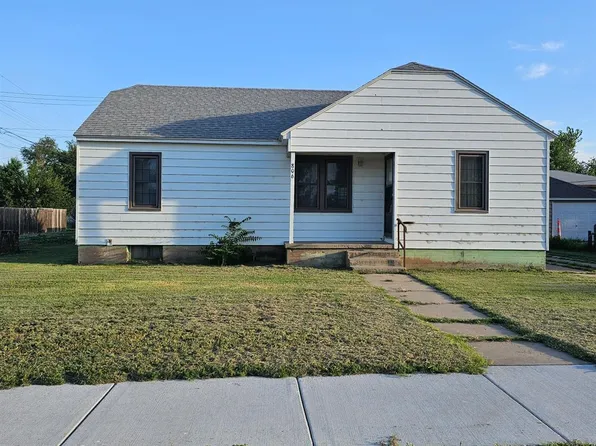 806 W 2nd St, Liberal, KS 67901