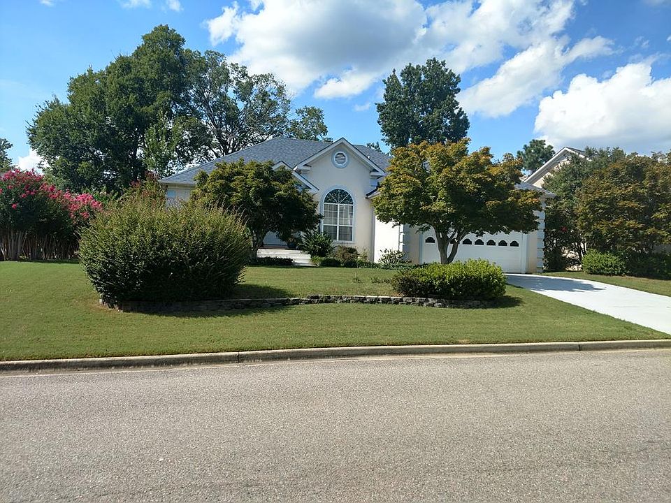 1st image of 562 Oak Brook Dr