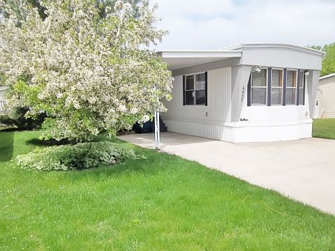 5th image of 6907 Christmas Ln SW