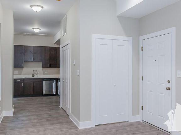 5th image of 4834 S King Dr #3S