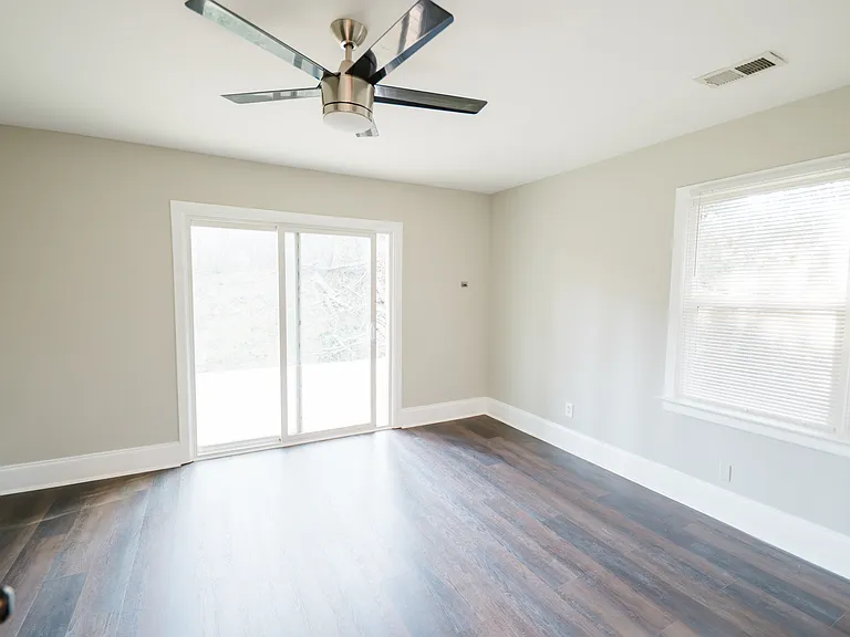 2931 Glenwood Ave SE — Photo 13