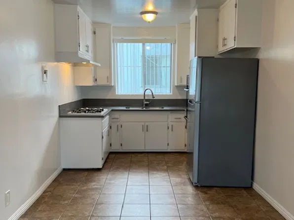 905 Edgewood Ops, 905 Edgewood St APT 03, Inglewood, CA 90302