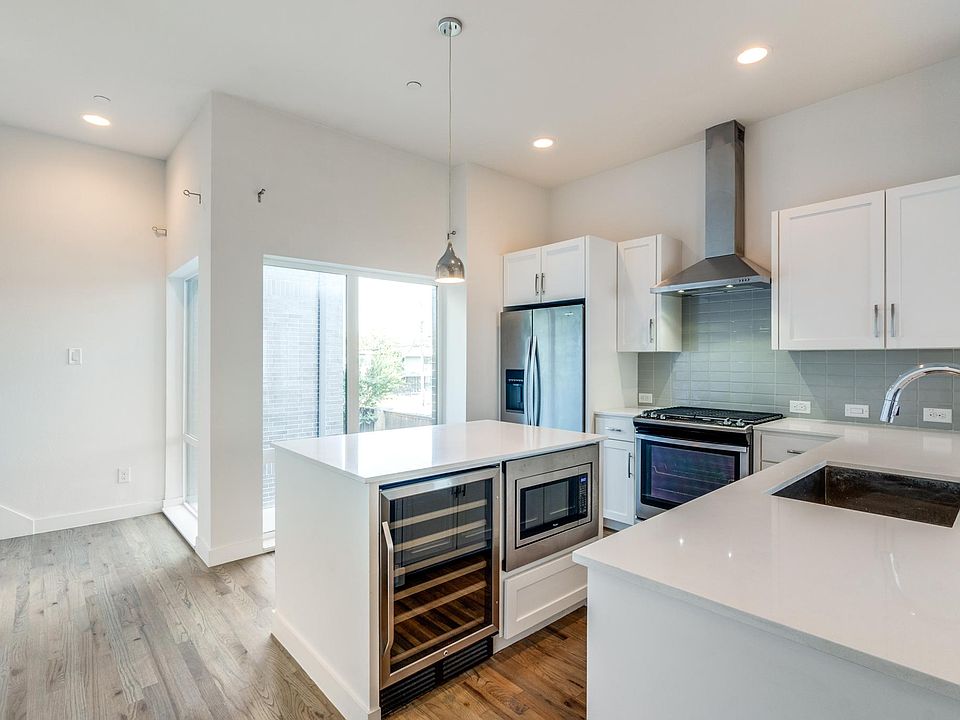 1st image of 2300 N Fitzhugh Ave #10