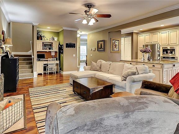 5th image of 28 Victoria Square Dr