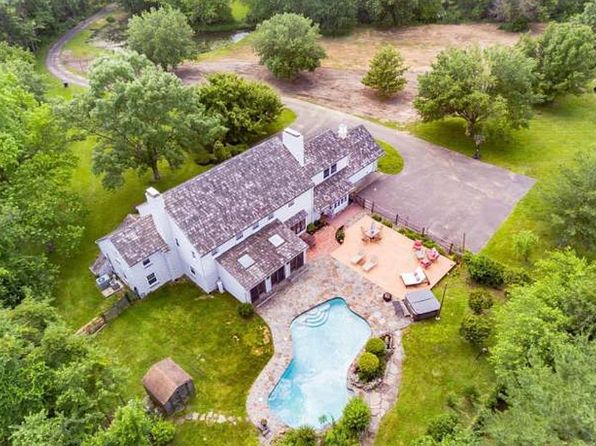 570 New Albany Rd