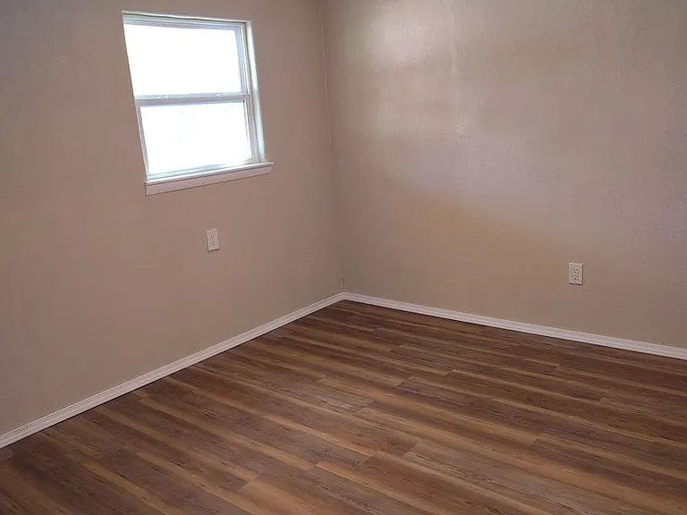 602 S Woody Dr #A — Photo 5