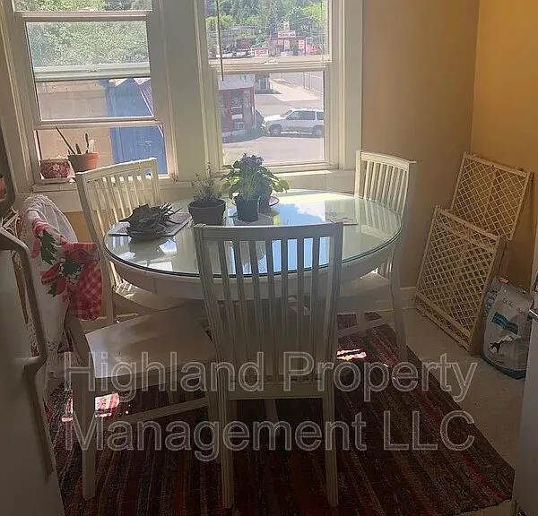 340 S Grand Ave #4 — Photo 5