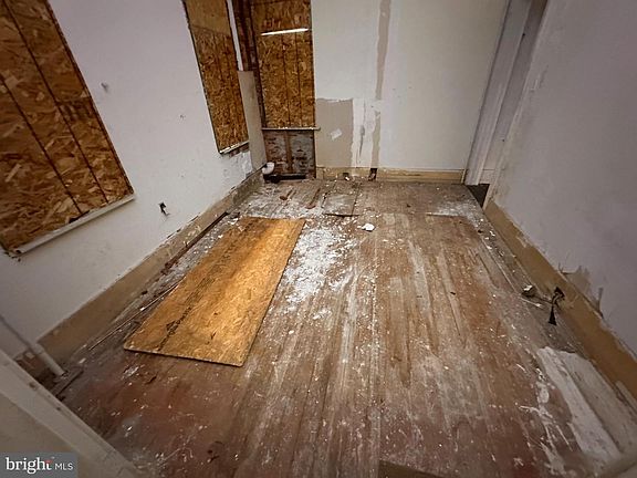 5th image of 755 N 43rd St