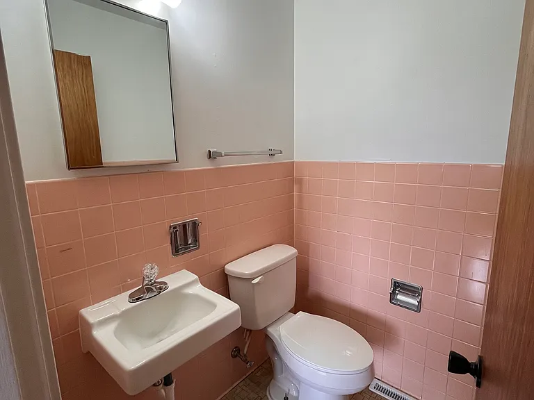 130 Vigilante St — Photo 4