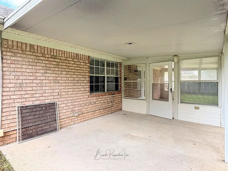 2520 Southern Oaks Dr — Photo 25