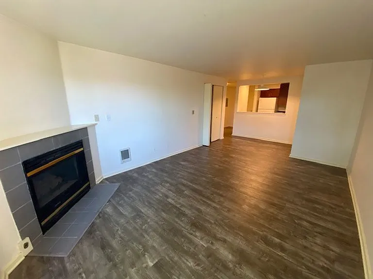 6th Ave Apartments — Photo 39
