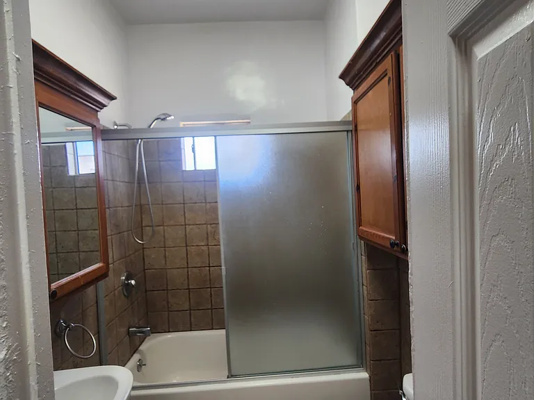 1152 N Kingsley Dr #202 — Photo 7