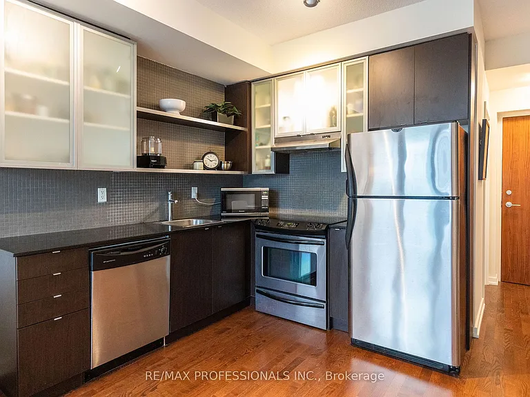 33 Lombard St N #1405 — Photo 7