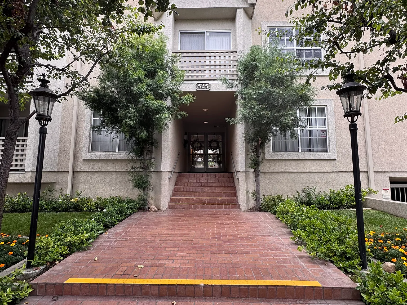 2 bed, $2,950 — Photo 1