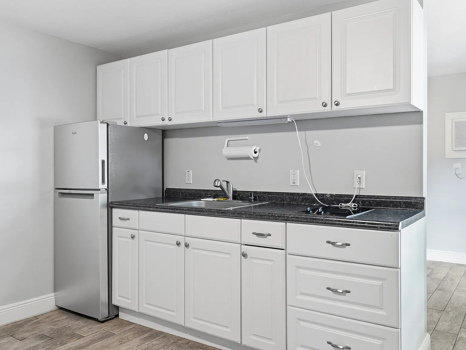 1 bed, 500 sqft, $1,200 — Photo 3