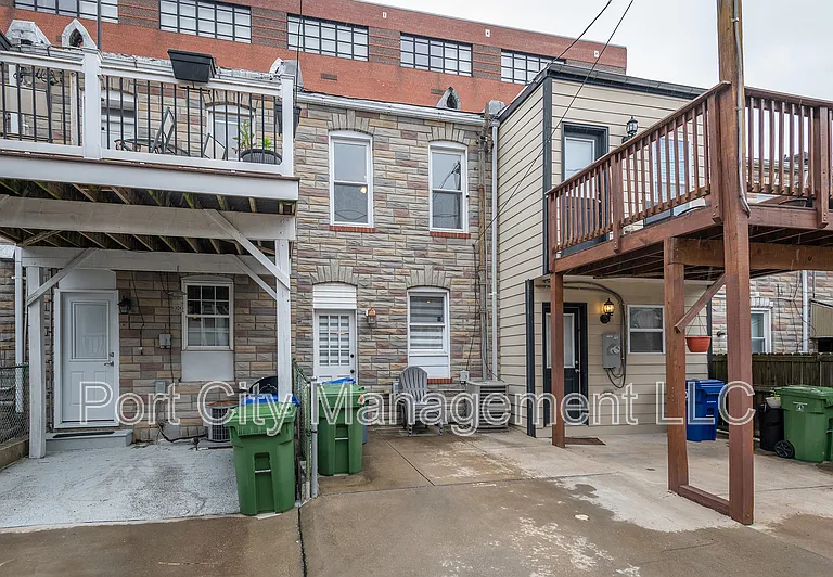 127 S Robinson St — Photo 24