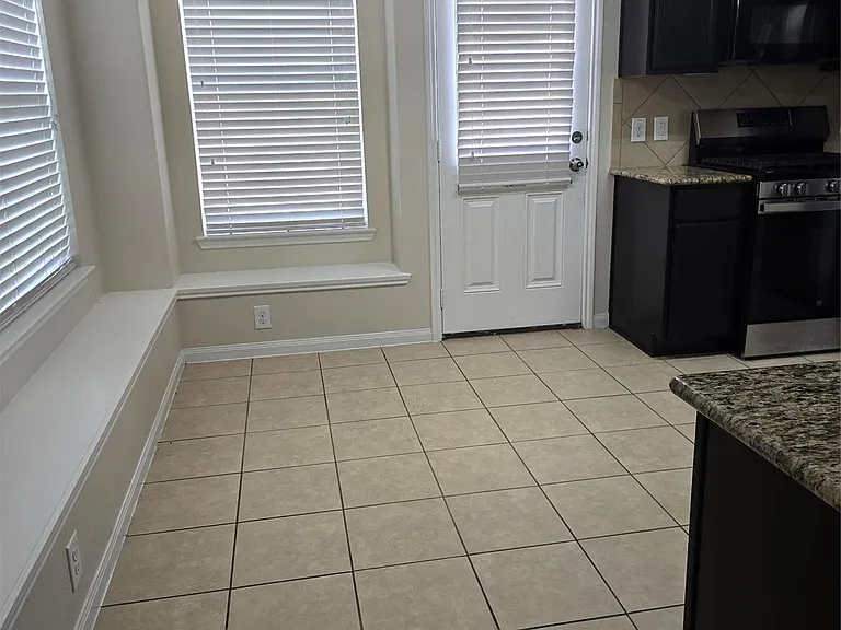 15106 Winter Valley Ct — Photo 8