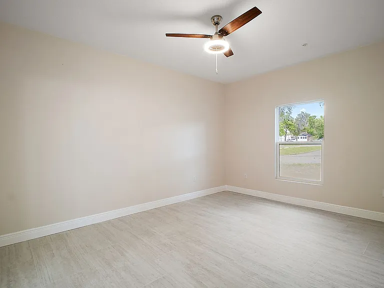 201 N Dewey St #202 — Photo 36