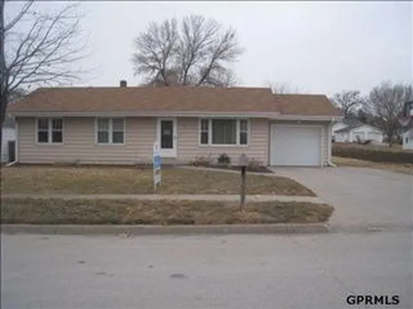 229 S Aberdeen St, Gretna, NE 68028