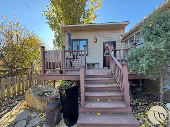 2626 Valley Dr E, Miles City, MT 59301