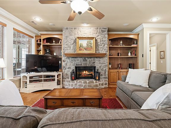 2nd image of 2468 N Covington Park Blvd