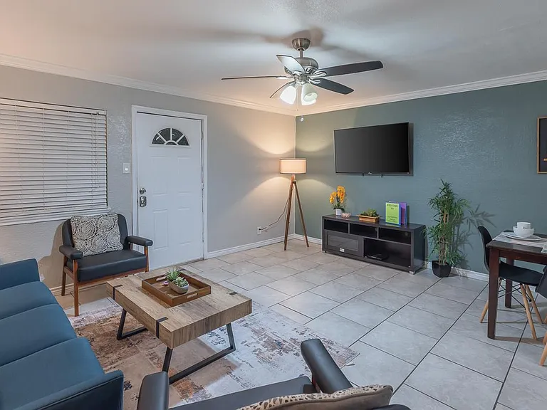 219 Andrews St #7 — Photo 2