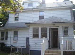 114 Henry St, Hempstead, NY 11550