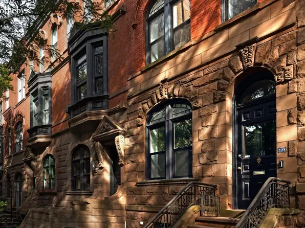 128 Manhattan Avenue image 1 of 13