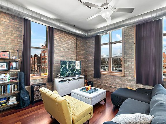 2nd image of 3133 N Lakewood Ave APT 3D