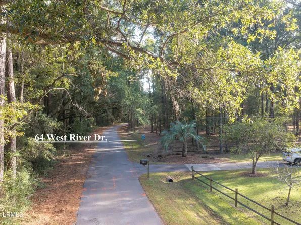 64 W River Dr, Beaufort, SC 29907