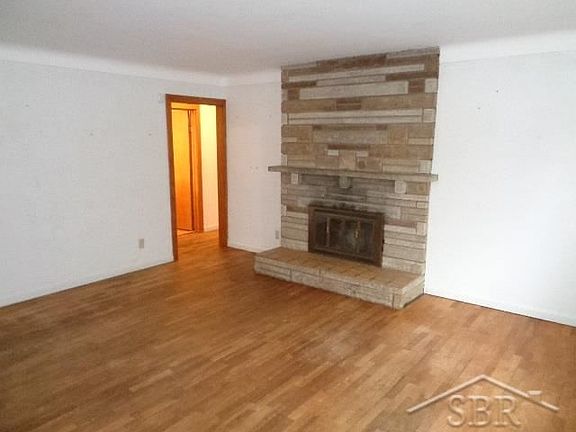 2nd image of 2415 Blackmore St