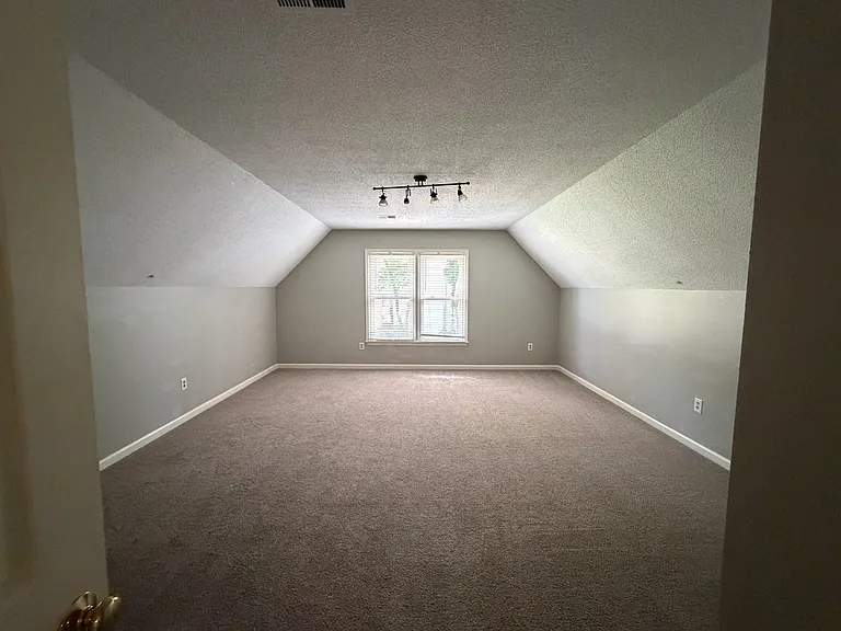 2910 Foster Dale Cv — Photo 21