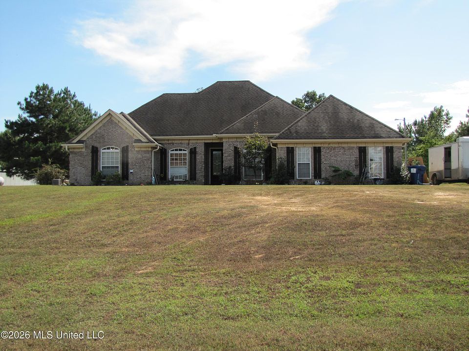 1st image of 624 Moore Loop