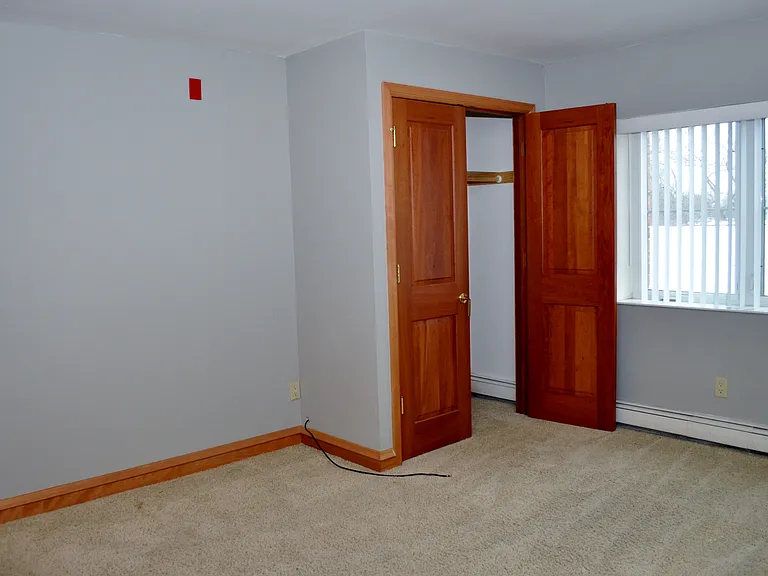 800 E Henry Clay St #302 — Photo 8