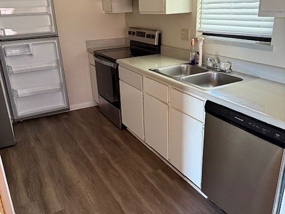 2nd image of 1357 Kingsley Ave #8B