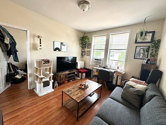 5th image of 2609 23rd Ave APT 2F