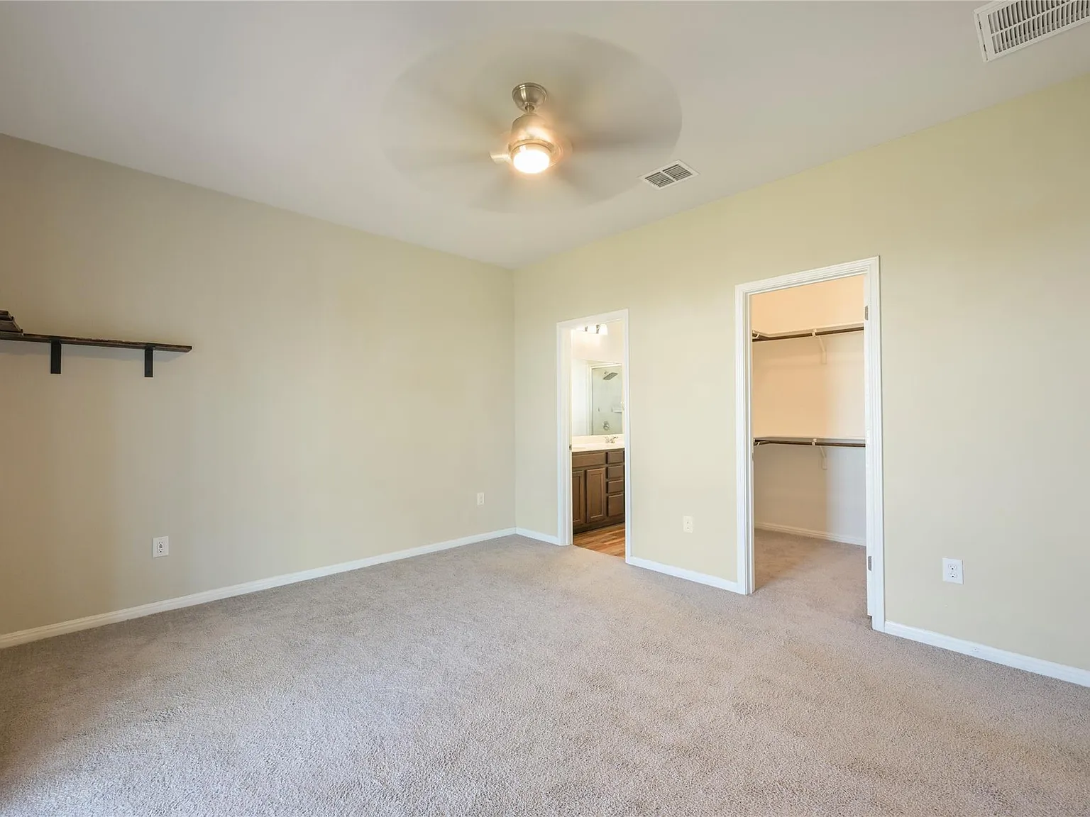 3 bed, 2.0 bath, 1312 sqft, $1,999 — Photo 4