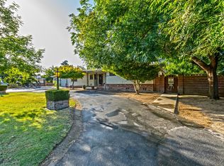 5476 E Hampton Way, Fresno, CA 93727