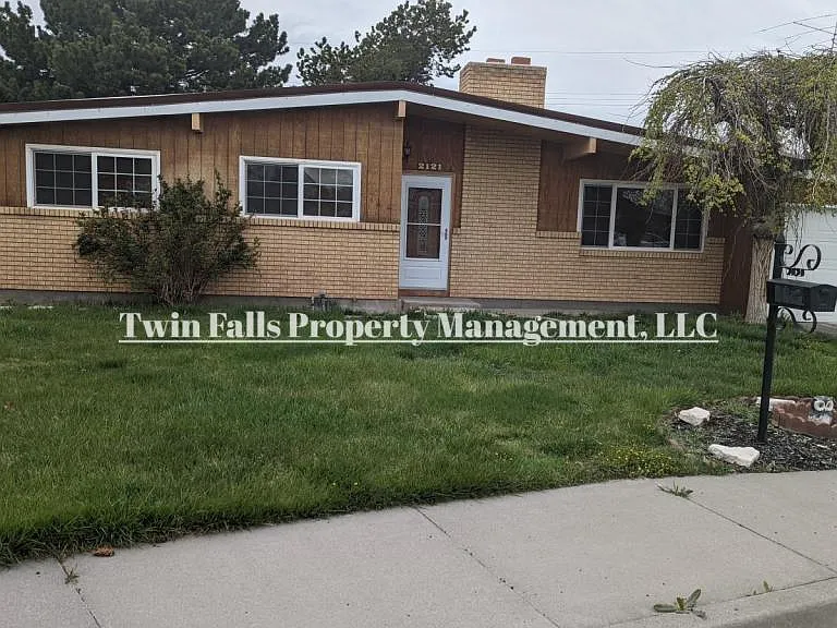 2121 Sherry Cir — Photo 3